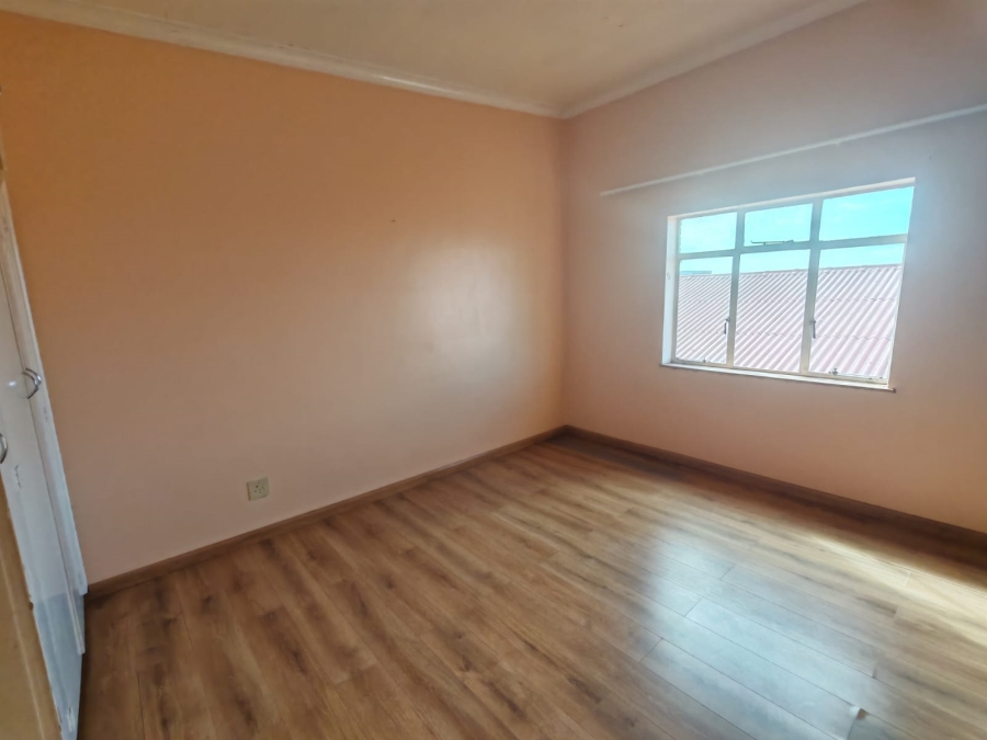 To Let 1 Bedroom Property for Rent in Richmond Hill Eastern Cape